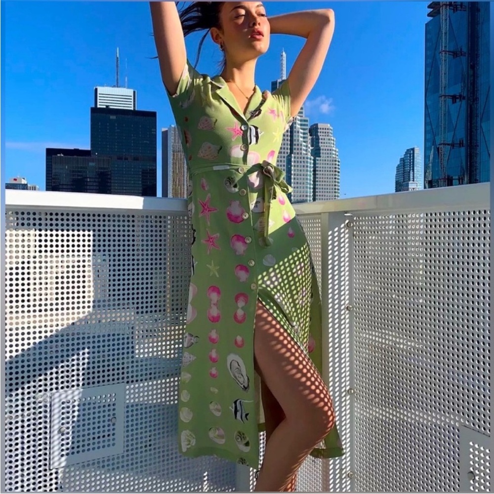 Aritzia Wilfred green seashell and starfish print midi dress